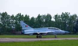 爆料最新战机,我国最新五代战机震撼问世，性能超越F-22！