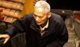 神秘老人最新爆料新闻,最新爆料震惊业界，揭秘事件背后惊人真相！