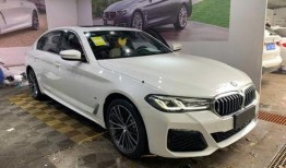 26款宝马5系最新爆料,豪华升级，科技领航，驾驭未来风采”